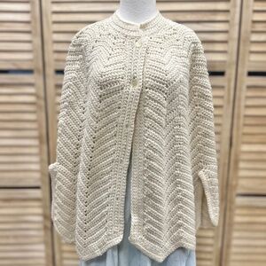 c. 1940s Hand Knitted Cream Poncho